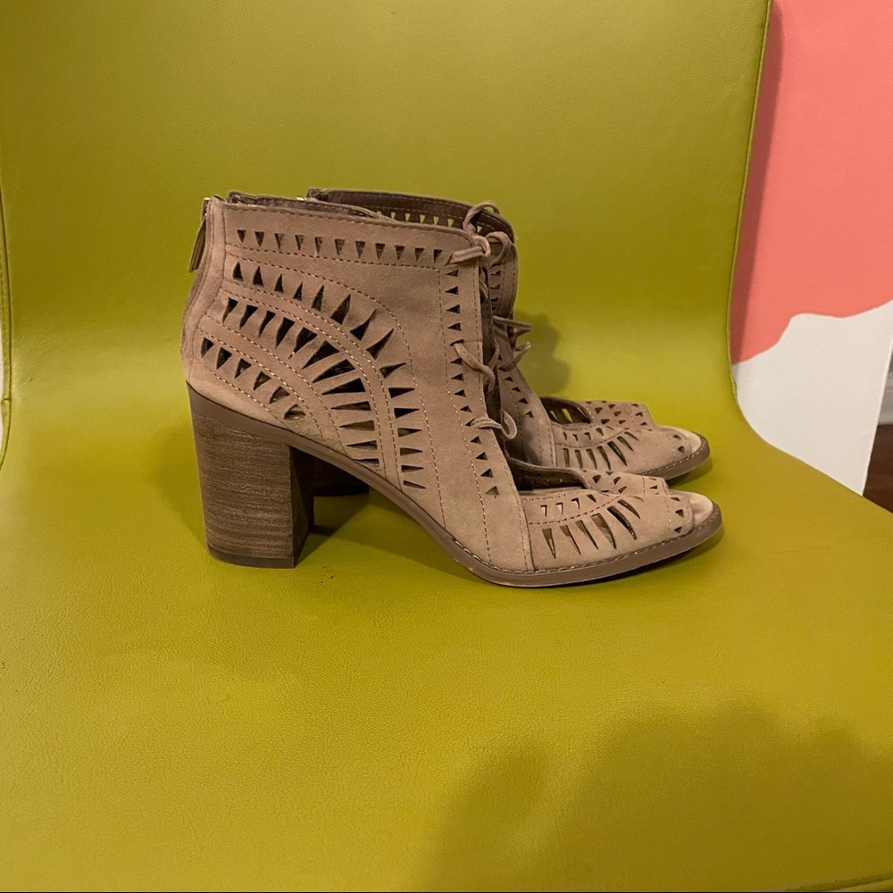 Vince Camuto blogger favorite shoes